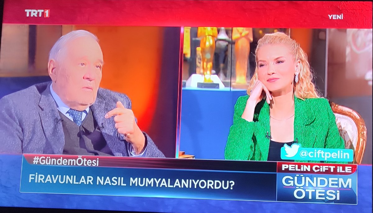 MESUT (@46__mesut) on Twitter photo <a href="/ciftpelin/">Pelin Çift</a> Hanım İlber Ortaylı Hocamıza bakarken en az Tutankamun'un Hazinesi kadar değerli ve paha biçilmez bir hazineye baktığının farkında☺️☺️
#GündemÖtesi
<a href="/GundemOtesi/">Gündem Ötesi</a>
<a href="/ciftpelin/">Pelin Çift</a> <a href="/ciftpelin/">Pelin Çift</a> Hanım İlber Ortaylı Hocamıza bakarken en az Tutankamun'un Hazinesi kadar değerli ve paha biçilmez bir hazineye baktığının farkında☺️☺️
#GündemÖtesi
<a href="/GundemOtesi/">Gündem Ötesi</a>
<a href="/ciftpelin/">Pelin Çift</a>