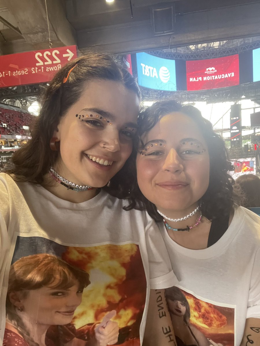 made it in for night 2 🖤🧡 #AtlantaTSTheErasTour #TSTheErasTour <a href="/taylornation13/">Taylor Nation</a>
