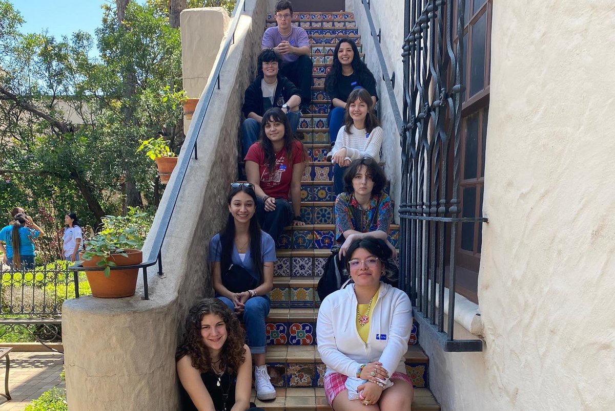 MWHSArt's tweet photo. This weekend the Visual Arts State Qualifiers traveled to San Marcos to We had 7 students make state
Out of these 7 students we had 1 who was awarded Gold Seal Medalist - Judith Rodriguez!
We also had 1 receive a scholarship- Francesca Pagliei https://t.co/tNuMs3dFqI