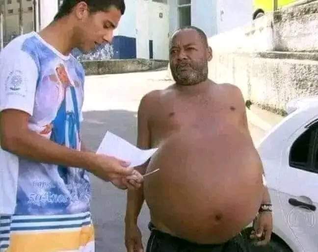 Eu engolindo meus ciúmes pra não parecer tóxico: