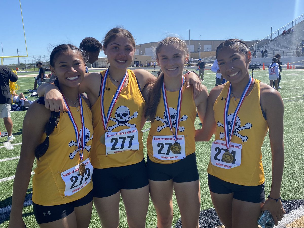 lytle_xc's tweet photo. Proud coach! These girls broke school record by 5 secs with a 4:02.88 for 🥉. Now we wait for wildcard 🙏🏽. @LoriLwilson23 @LytleAthletics @LytleFootball @RaygosaMark @lytleisd @LytleTrack @coachjojones22 @LytleJHS @Lytlehssoftball @LytleVolleyball @CoachBenavides7 @mayorgonzltx https://t.co/YK3l0VozIs