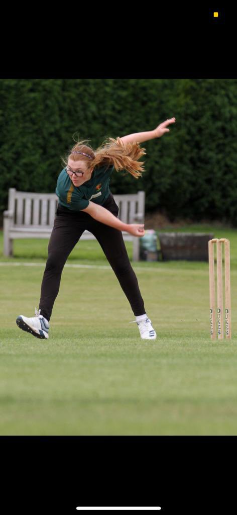 VanessaVja9's tweet photo. Lucy Shenton is on 🔥5️⃣fer today for @AudleyCC in Div 4
@beeston_sports @lucy69667747 has started the season firing!! 
5 for 7 off 8 😳👏 
#swingbowler
#pace

@StaffsCricket 
@CentralSparks https://t.co/ZHa4UnH8TU
