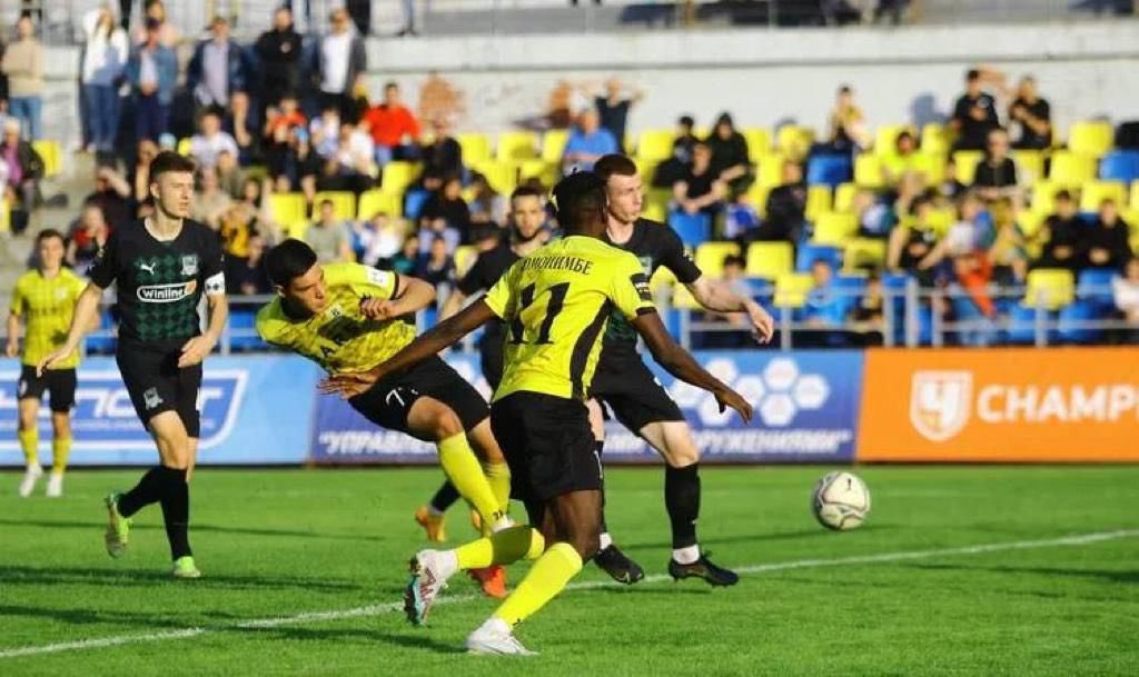 momo_fanye's tweet photo. Félicitations pour la victoire face à Krasnodar. 

On continue de lutter jusqu’au bout 💪

#MomoYimbe https://t.co/agcTihLDuI