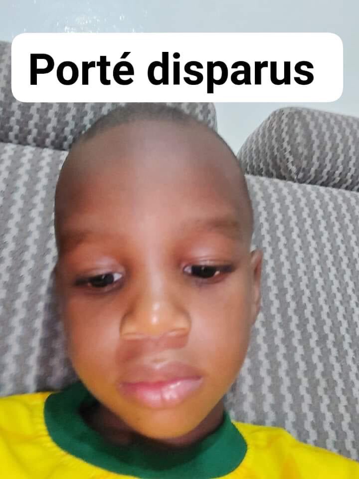 Ousmane66496's tweet photo. Il s’appelle Abdourahmane ,c’est mon fils .
on lui a pas retrouvé depuis 13h aujourd’hui samedi 
Priere a toute personne qui lui retrouve d'appeler le 622445221 merci
Vu chez : Mamadou Mahy Diallo https://t.co/k8bCNr8HfC