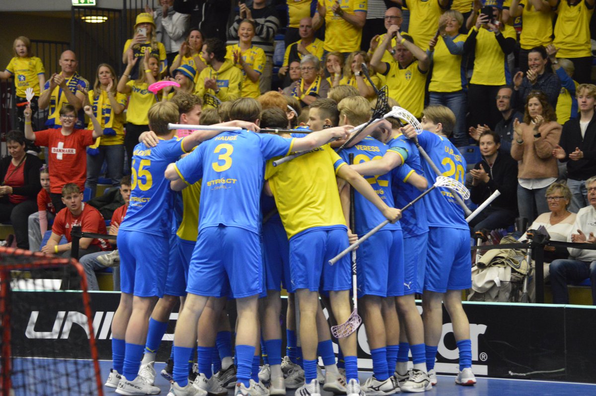IFF_Floorball's tweet photo. Did someone say “final”? 🧐
🇸🇪 will play in the @u19wfc 2023 final against 🇨🇭🙌
They qualify to the final after a 12-10 win against 🇫🇮
Will they take home the gold after a 10-year gap? 👀
#floorball #u19wfc2022 #frameforthefuture #u19wfc @svenskinnebandy https://t.co/Jr8hfEbw3q