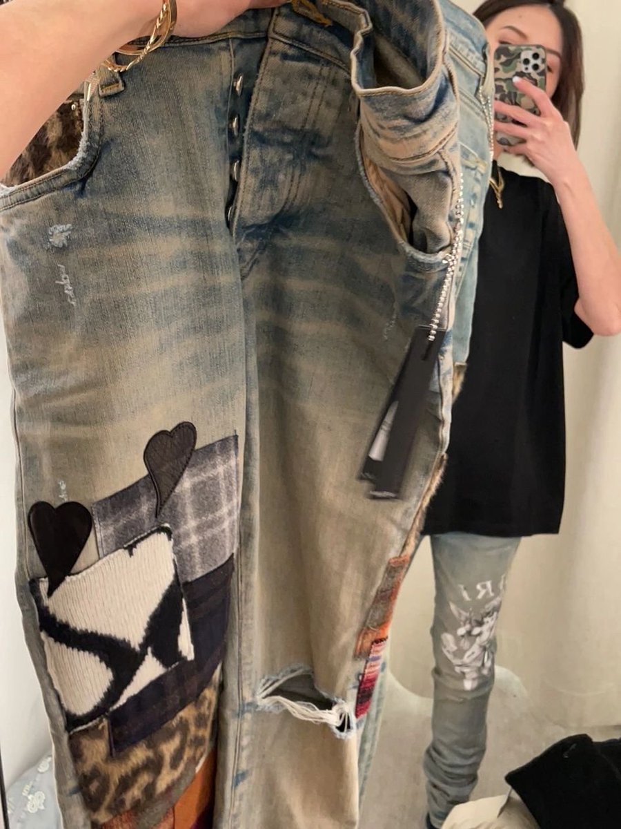 pepperoni_eater's tweet photo. pants look cool https://t.co/Ol9yezwRy7