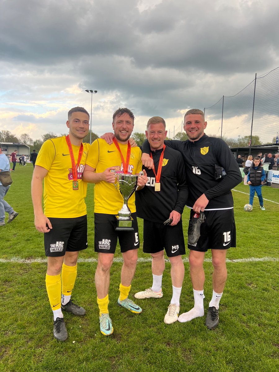 sergio_brooko's tweet photo. @HucknallTownFc  step 5 here we come , what a day https://t.co/KdoSi2VGoJ