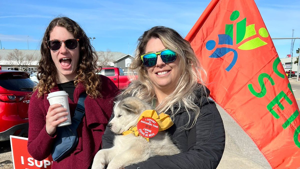 psacprairies's tweet photo. Lethbridge, AB Friday BBQ with special guests the Lethbridge Raging Grannies who sang a few tunes. #UnionPridePrairieWide #PSACStrike2023 https://t.co/C7eCQaUmKQ