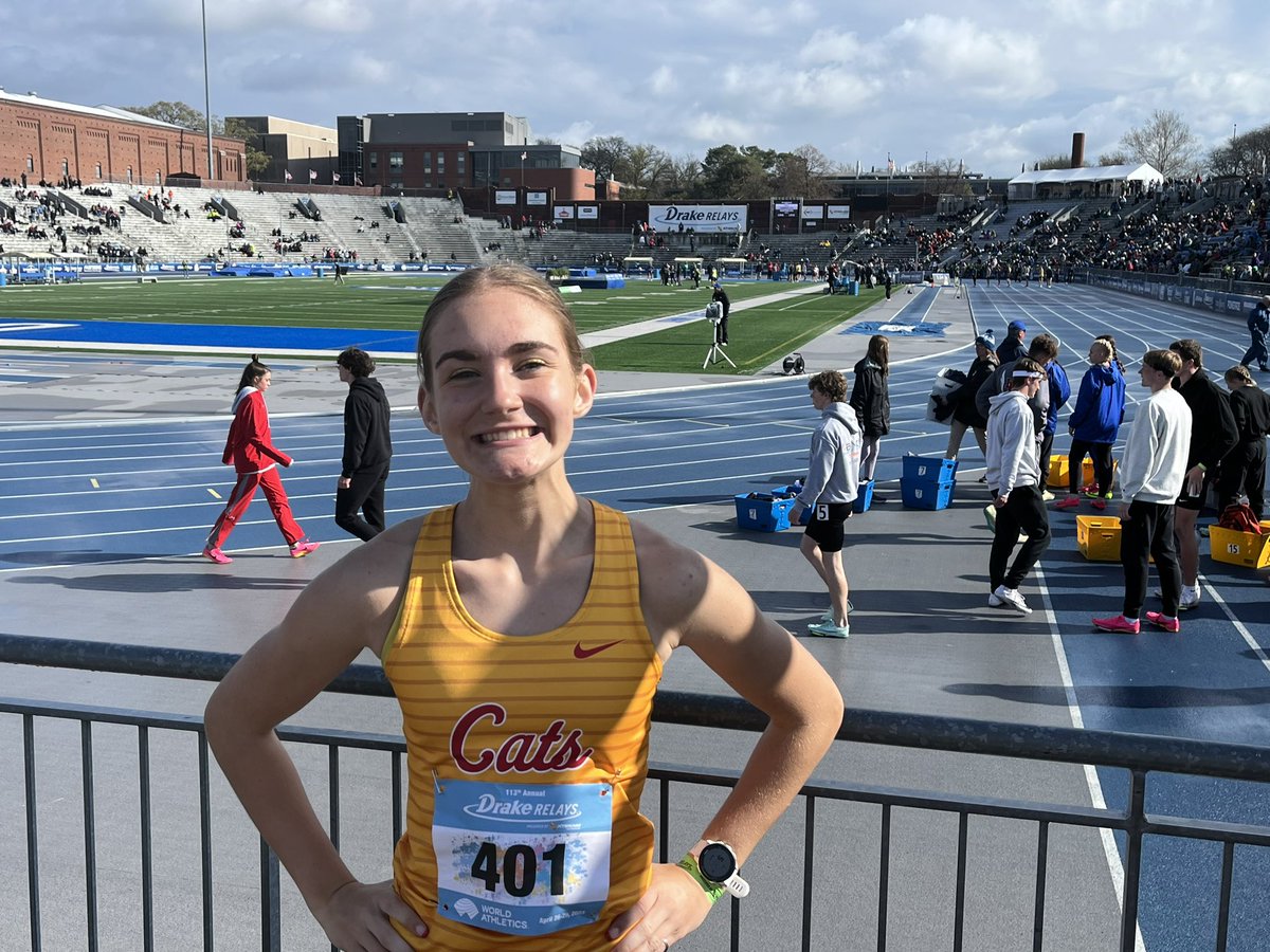 CarlisleGXCTF's tweet photo. This girl battled to get herself into Drake in the 3k and 1500. 

3k- 10:39.05 
1500- Lifetime best 4:48.54 to finish 16th https://t.co/QAgulDDdvX