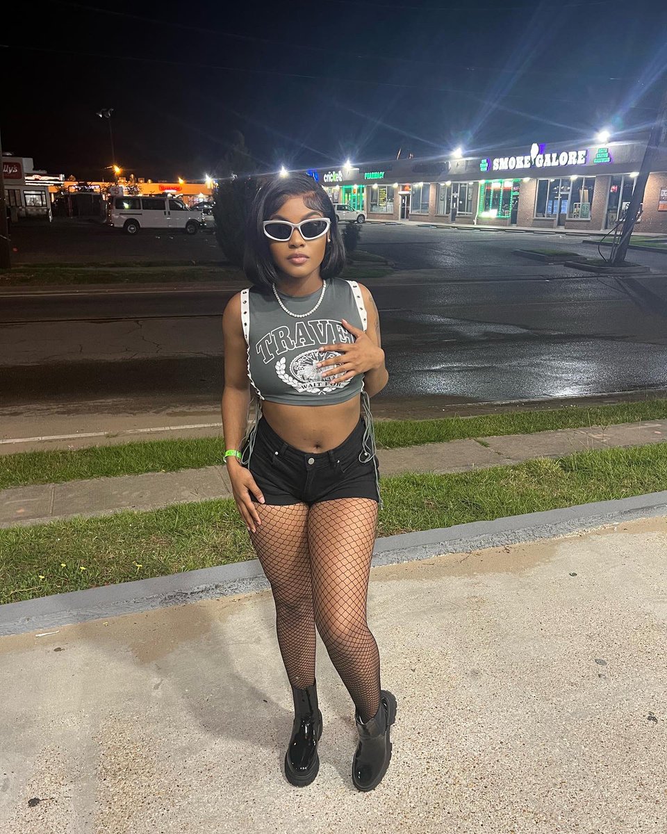 1laygend's tweet photo. The TOPIC && The TOP PICK πΈβ€οΈβπ₯
#laytion #laygend #laygend13 #realrockstar #princessinthe13 #rockstarprincess #rocker #femalerapper #femaleartist #retweet #likeandcomment https://t.co/fhnwMP6tLU