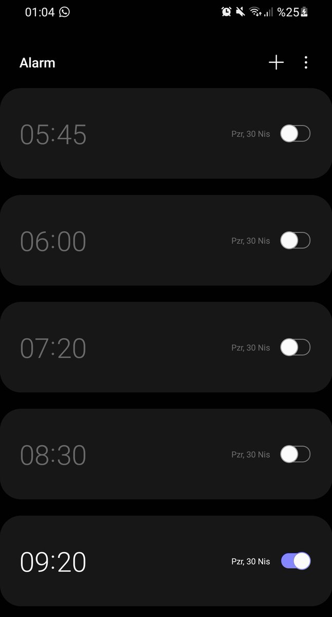 ender_erten's tweet photo. Her Allahın günü farklı bir saate uyanmak ve her gece alarm değiştirmekten bıktım https://t.co/CKHHnpiDmT