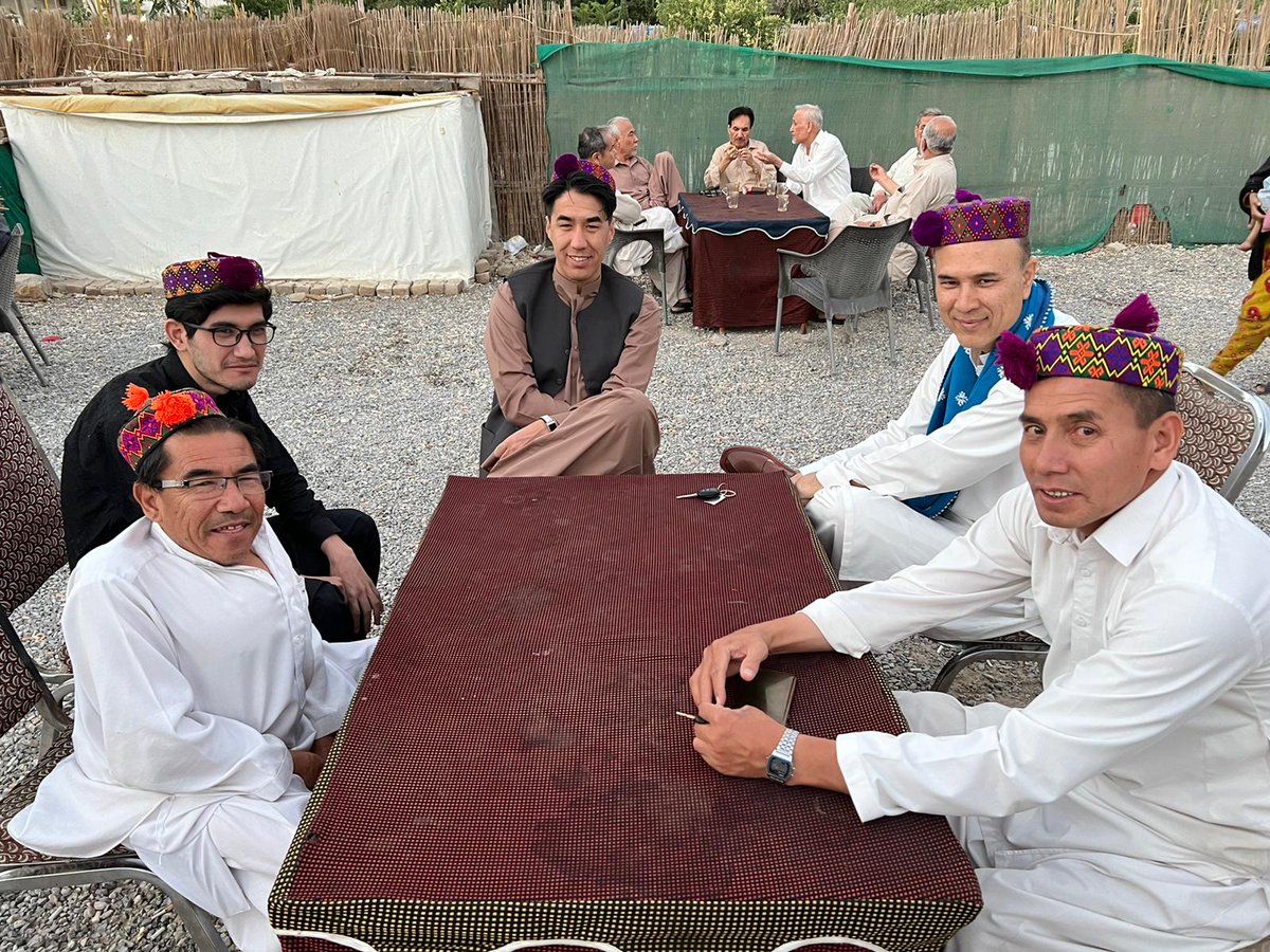 yugazra's tweet photo. On my recent visit to Quetta in Pakistan, a spur of the moment 'Hazaragi Kola' day by our @HRC_Org team (& affiliated non-profit partners) at a popular outdoor venue.

HRC is working on the economic viability of the Hazara cultural artifact industry. We hope designers in Pakistan, and elsewhere, will help guide us with the design aspects of the artifacts.

#Hazara #Culture
