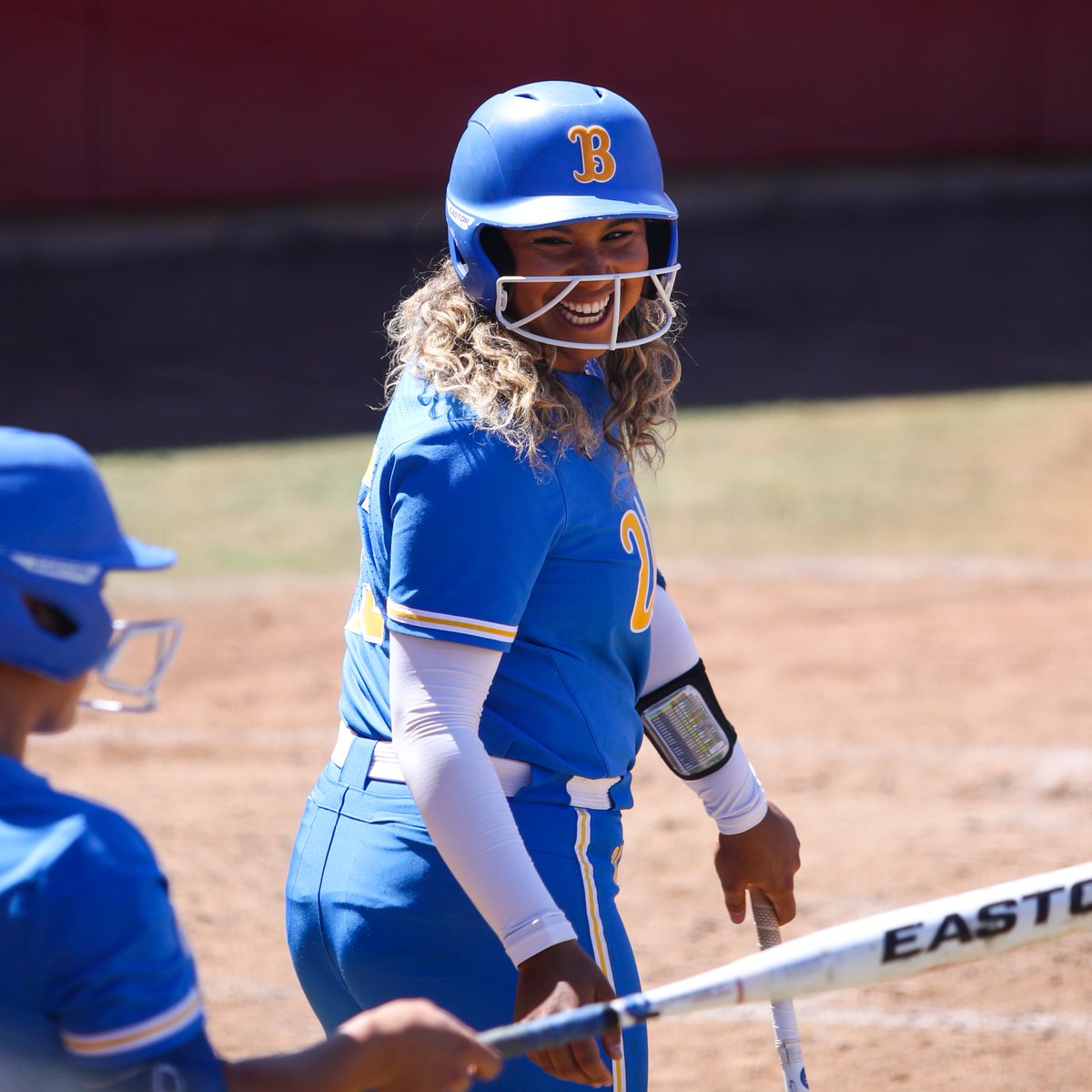 .<a href="/JordanWooleryy/">jordan woolery❤️‍🔥</a> moves to 3-for-3 on the day after that single up the middle!

Two runners on, no one out for Savi.

T6 | UCLA 8, Utah 0