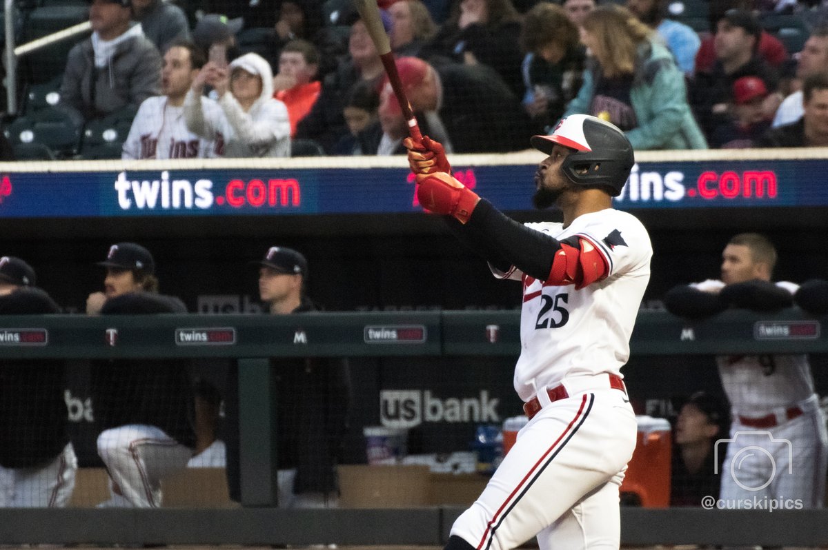 CurskiPics's tweet image. On Thursday Night, @OfficialBuck103 admires his 419 ft home run!

#byronbuxton #twins #teinsbaseball #mlb #baseball #homerun #targetfield #twinswin #nightgame #sports #sportsphotography #minneapolis #minnesota #pentax