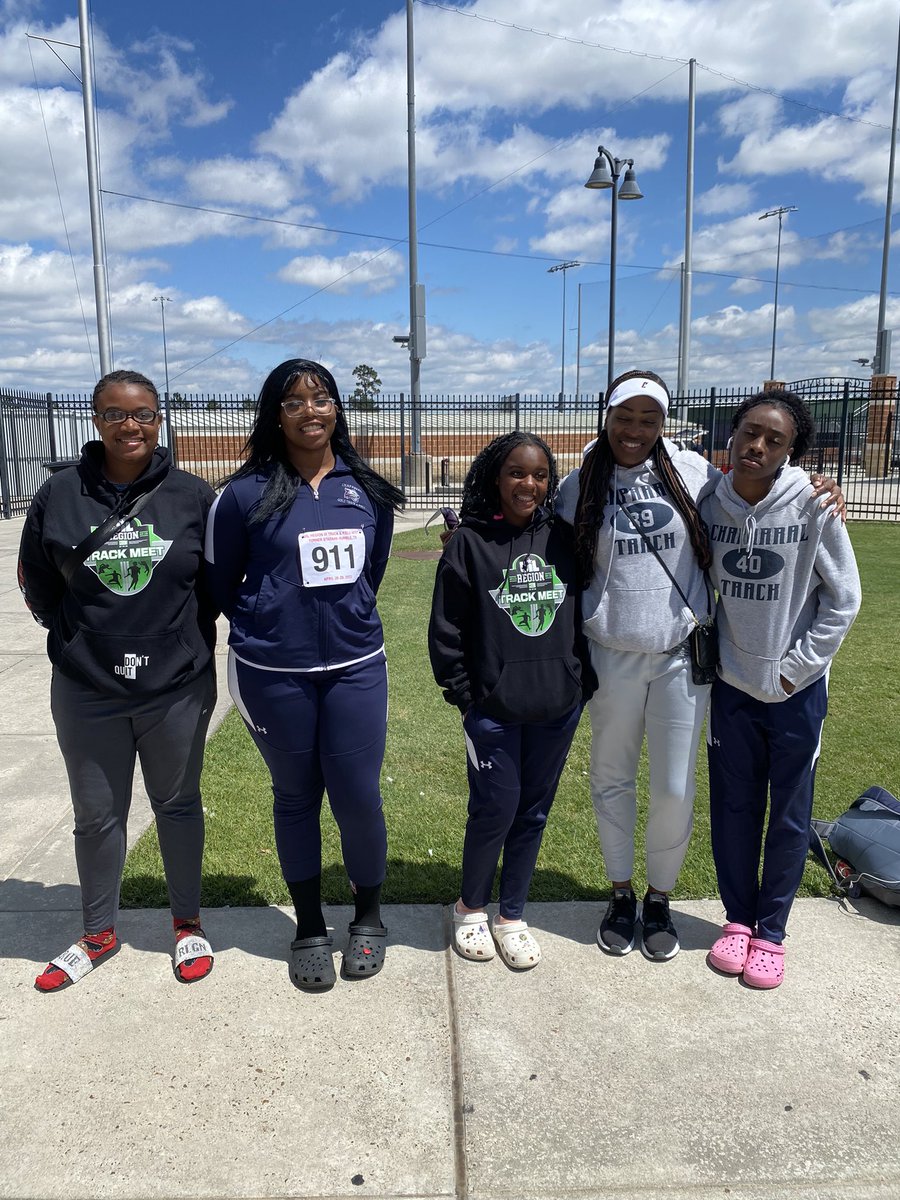 CoachK_Bauer's tweet photo. Chap T&F are beyond blessed to have @shaniquaw23 & @AlyxusK! They are both first year teacher/coaches that have advanced their athletes to the Regional finals! They are great for kids, the sport and our program. Make no mistake, next year we will be even better! #CatchTheseClaws https://t.co/RwjQmFUgn4