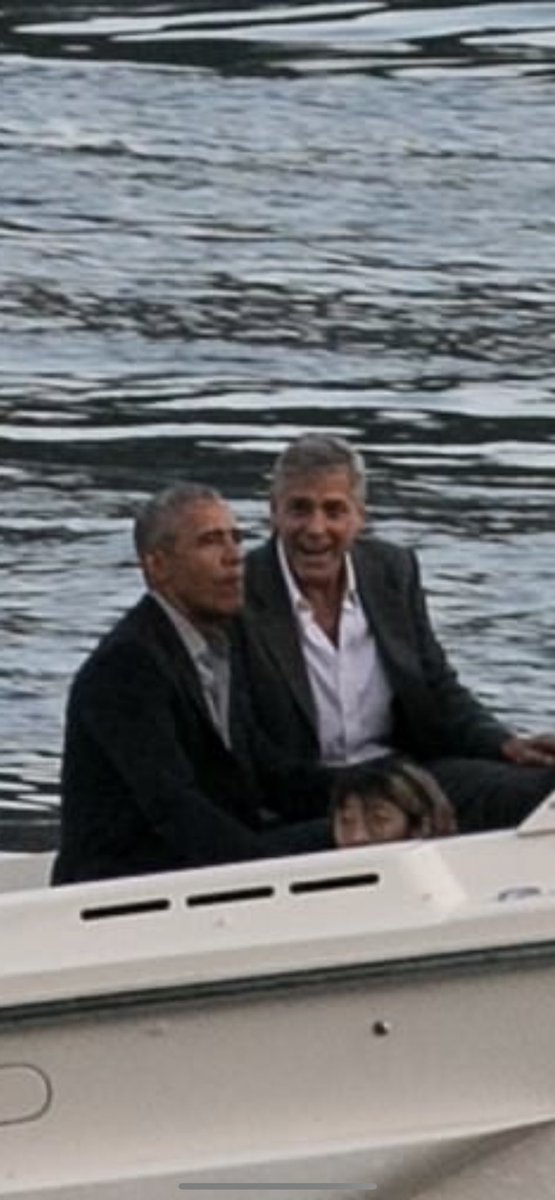 President Obama loves to go on vacation with his friends. ❤️