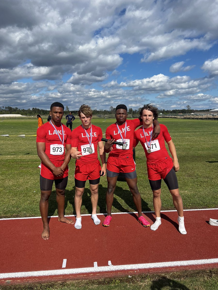 lakebroncotrack's tweet photo. Congratulations to the 4x200 Meter Relay Team (@Tylegg4, Micah Hudson, @dawsoncabiad5, @KJonesJr1) finishing 🥈 and qualifying for the UIL 5A State Championships! #HorsePower #StateBound https://t.co/JE7flTyRGT