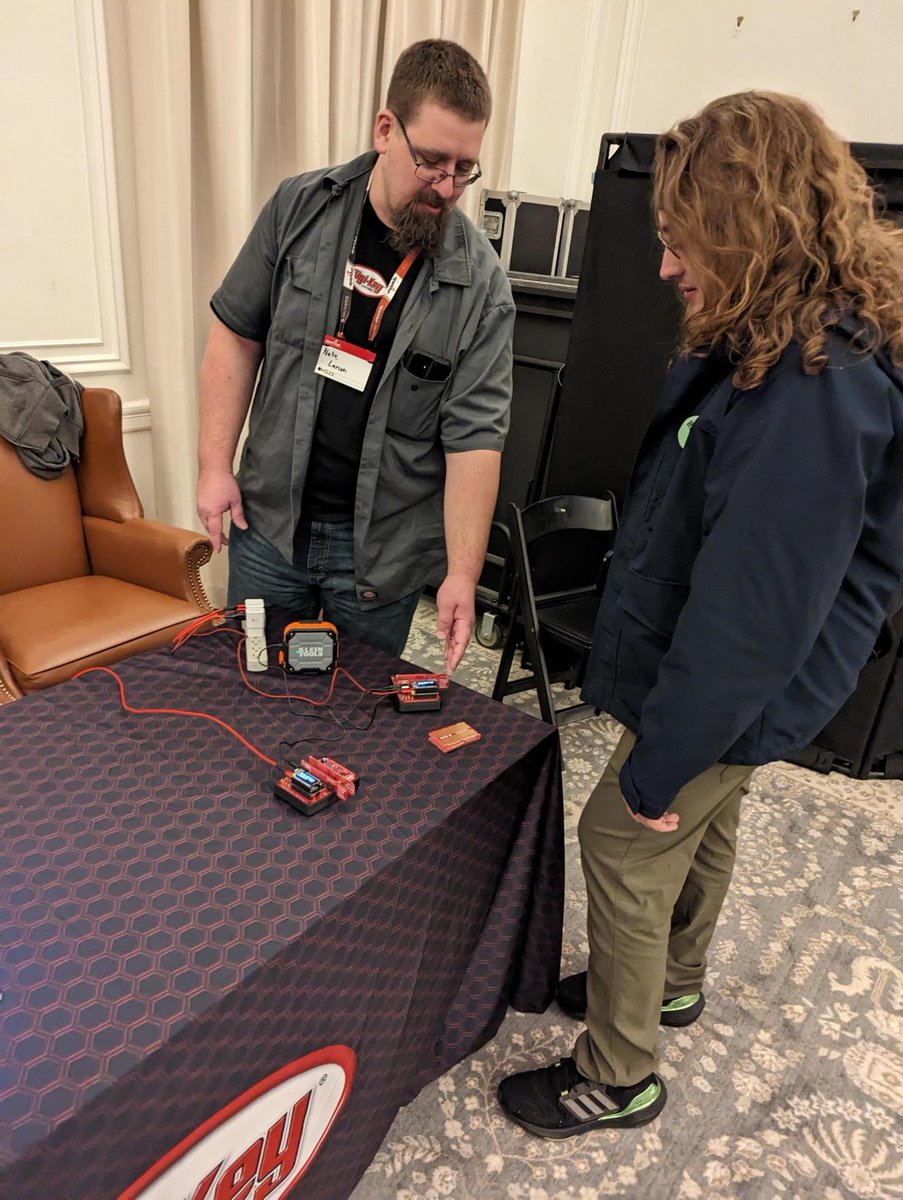 digikey's tweet photo. Another great day at @ohsummit 🙌

A big thank you to everyone that has stopped by to chat, check out the demos, and who we've met along the way.  🥰

#OHSummit  #opensource https://t.co/iXkT9EX4Ru