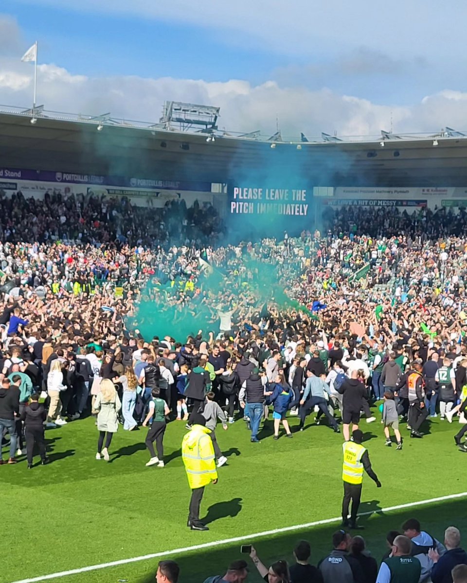 PhilToms74's tweet photo. A special day for a special club.
What a season.
#greenarmy #pafc https://t.co/sJmZFn0oPT