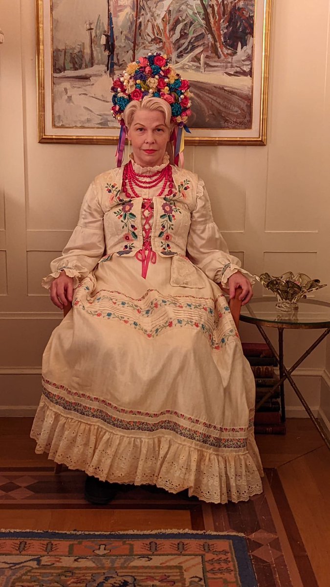 matildaszy's tweet photo. Zelda got married! 💕@MaiselTV #MrsMaisel #PolishQueen #zelda @AmazonStudios @PrimeVideo #polishbride #polishwedding #zeldasweddingdress #zeldaswedding @DonnaZakowska #headdress #zeldaandjanusz #easterneuropean #crownofflowers #polishweddingdress https://t.co/EAmaq22Kjd