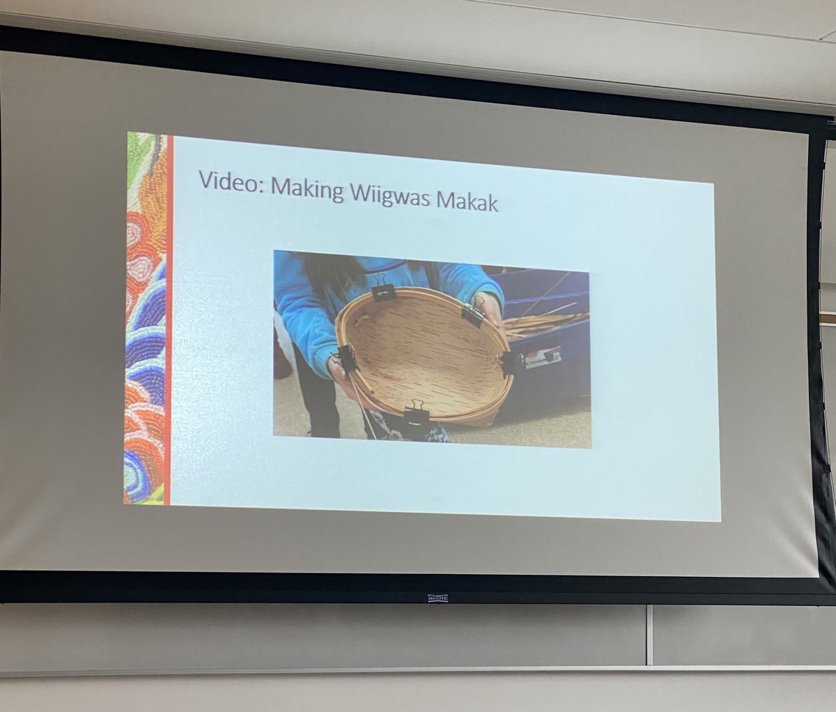 MissMDownie's tweet image. Day 2 @LakeheadOrillia for #IKMath2023.
Today was all about birch bark baskets, &amp;amp; the cultural teachings of the experience. The math connections during this task were so evident. We talked SA, V, Cap. , and informal methods of measurement.
Oh! And assembled my loom bracelet!