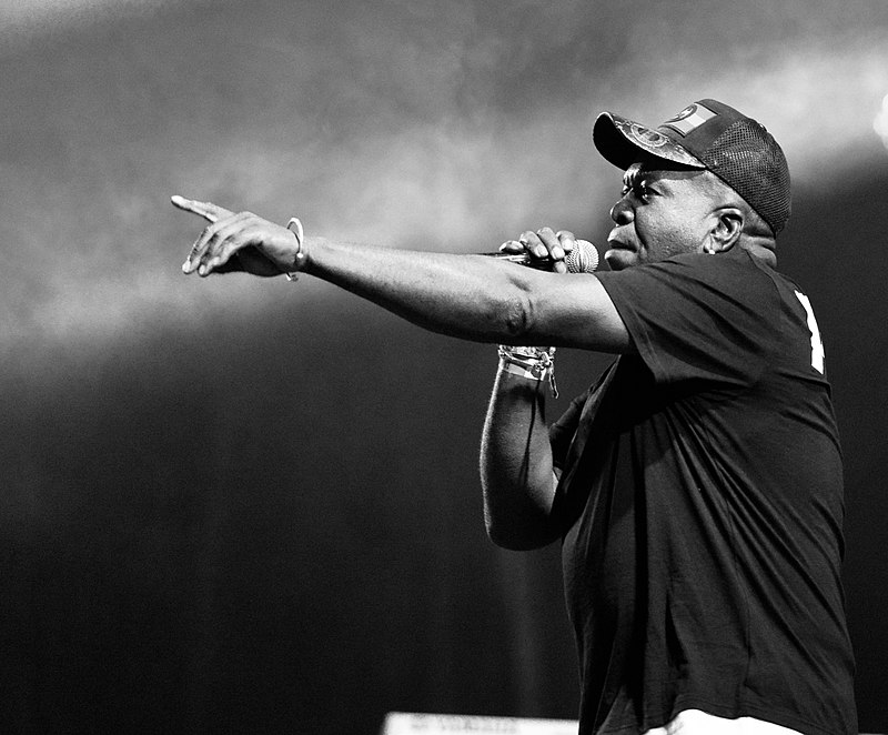 UKINIPacktai237's tweet photo. Barrington Levy Earth Strong Day 
A Living Legend https://t.co/gKU7ZmY5s4