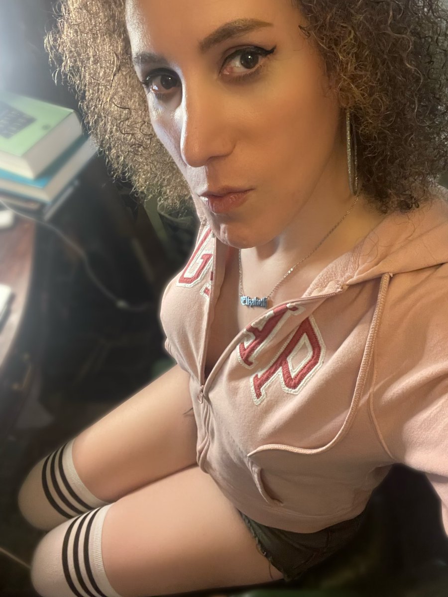 TransPussycat's tweet photo. good afternoon 💋💋 https://t.co/djtiVexmh9