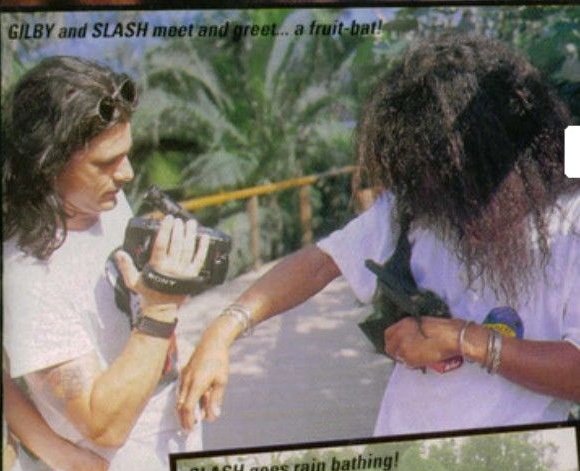 slashworldarg's tweet photo. #SlashOutOfContext
@slash con un murciélago, siendo filmando por @gilbygtr
🤘🎩🌎
#slash #bat #murcielago #gilbyclarke #outofcontext https://t.co/ruFrRss4U6