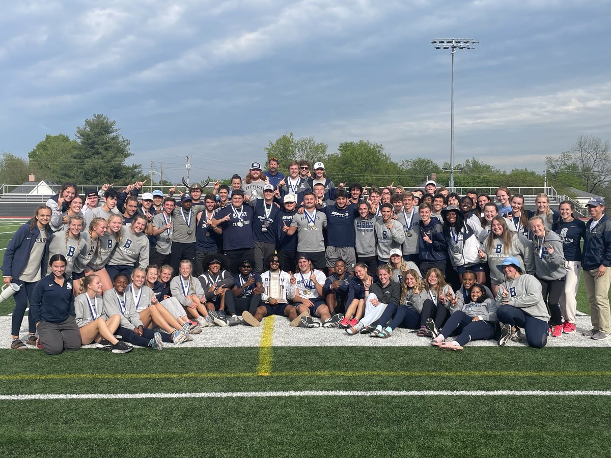 Just the picture, that’s the tweet. ❤️ #WeAllRow
