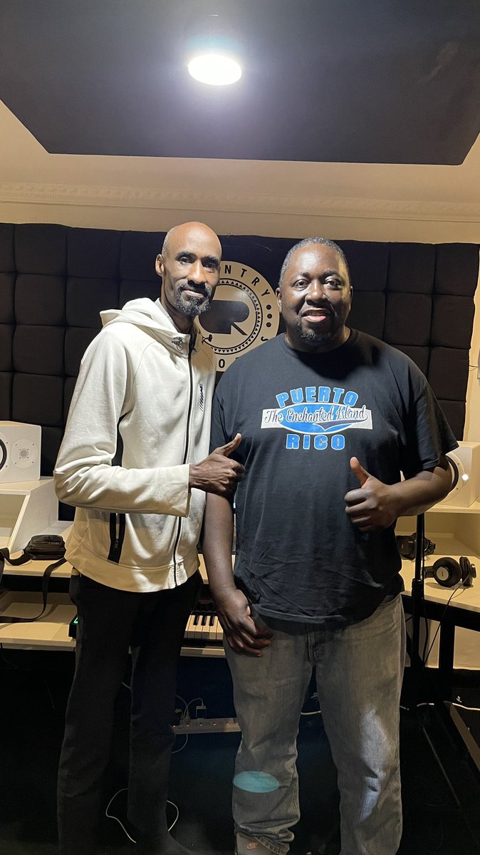 country_records's tweet photo. Big men and loyal partners of us.

Great actors support what we do:
Nkaka Celestin from Rwanda &amp; Blaise Christian S from USA. https://t.co/k35Lr5bWJB