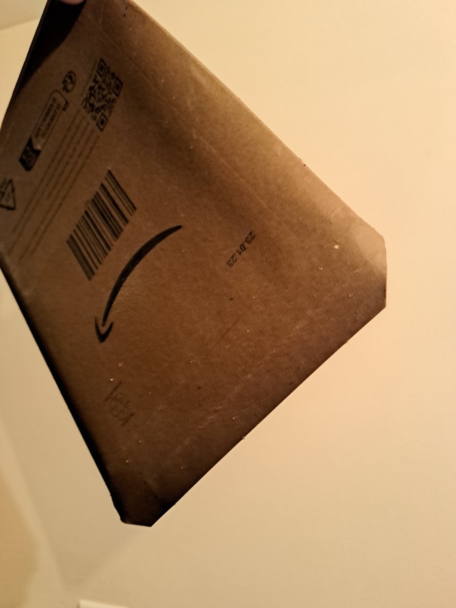 isaac7437's tweet photo. @AmazonHelp - Luckily the items are wrapped in plastic, the packaging is mush after being left in the rain for a few hours! 💦 

I'm not sure why they weren't put through the letterbox or left in my selected safeplace? https://t.co/O2RnFXc6Mg