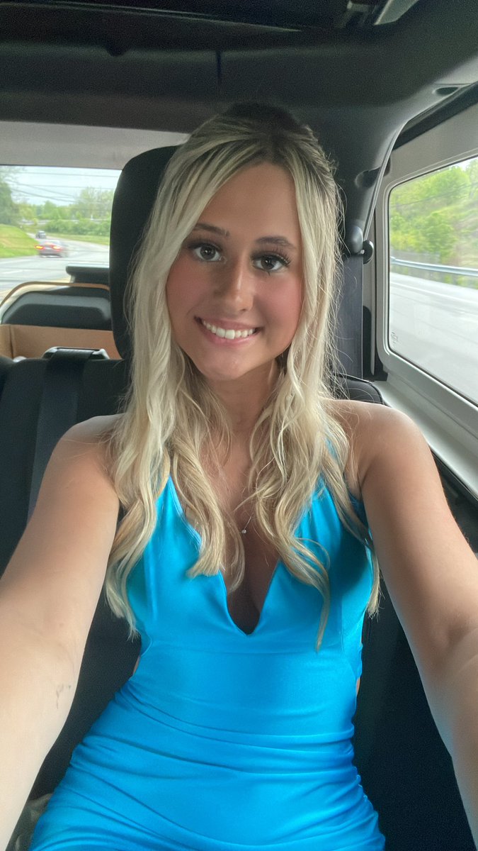 nyrmadison's tweet photo. PROM but blue for a rangers W tn🤍❤️💙 https://t.co/1rBsjreWPg