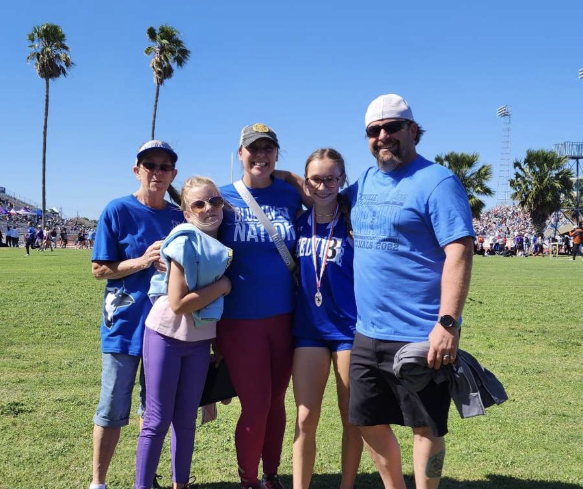 maddie_wats0n's tweet photo. STATE BOUND in the 800 meter run!!
ASWELL as a NEW SCHOOL record (2:17.136) 🥳🥳💙💙🐦🐦 @MaxPreps @NeedvilleA @LadyJaySocTGW @ladyjaytrack @Needvilleace #secondplace #alltheglorytogod #christianathlete https://t.co/571j1fYdH3