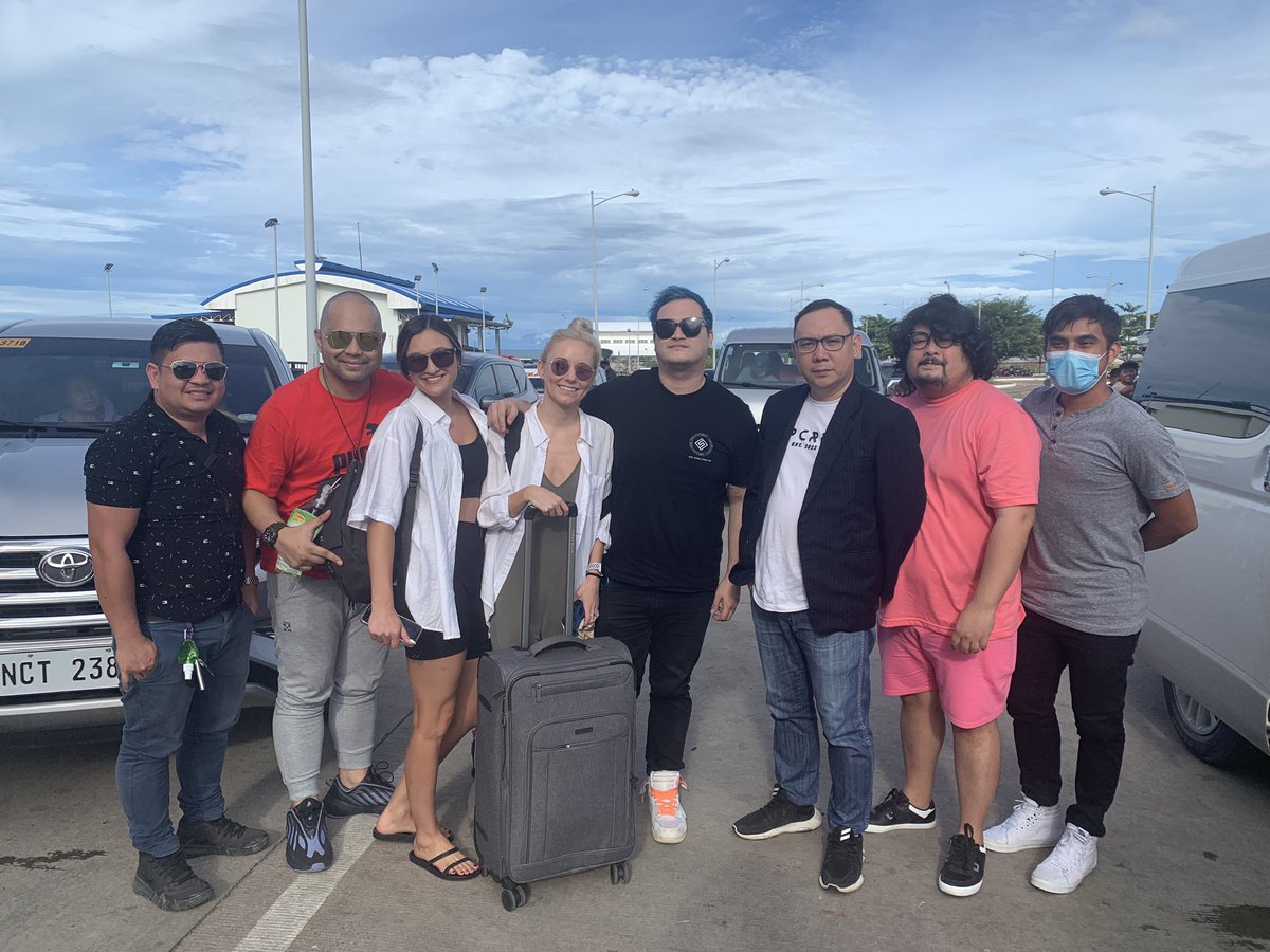 Early morning flight let’s get it! <a href="/freshfmph/">FReSH FM</a> DJs had so much fun in my hometown CDOC! Salamat kaayo Cagayan! ✈️ #cagayandeoro #TeamFReSH