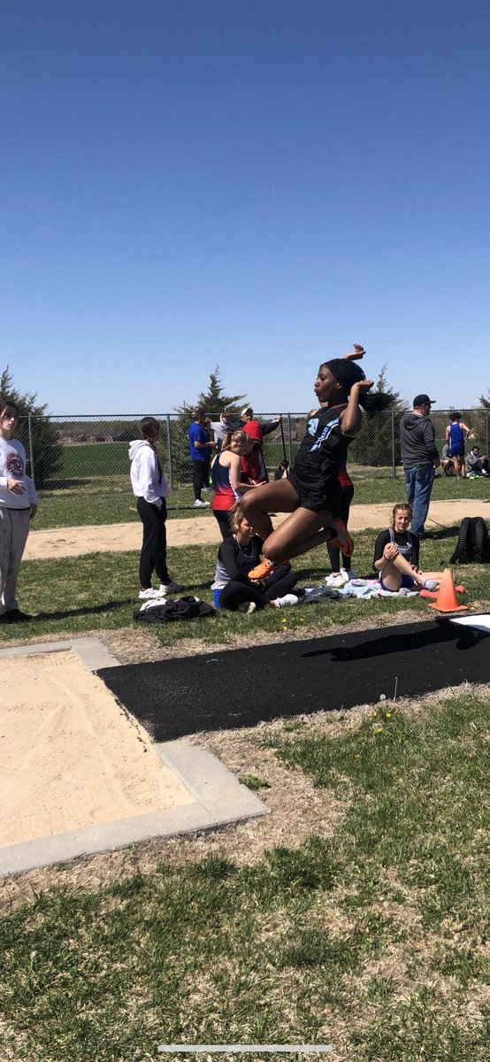 Lashariae Thomas finished 4th in long jump in the Trailblazer Conference 🐏💪