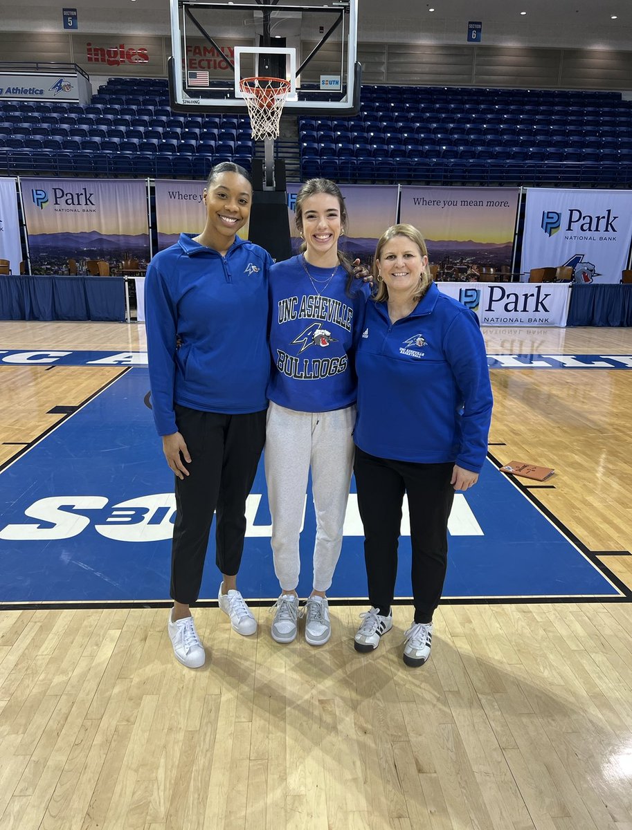 kyiabarrett's tweet photo. After a great conversation with @honeyb14 I am beyond thankful to receive an offer from @UNCAvlWBB !! 🖤💙 @SoutheastAStars @ISlaughter_23 @BrandonClayPSB https://t.co/cG27rGRswW