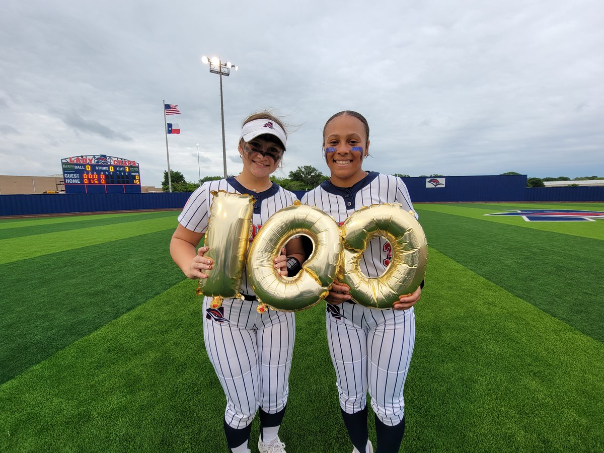 Not 1, but 2 of our amazing pitchers earned major milestones this season! Both Brynlie Dunkin (junior) and Mya Cherry (sophomore) HIT 100+ STRIKEOUTS! And they are not done yet.
Congratulations ladies! You make us all proud. #oaat #ladychapsoftball
