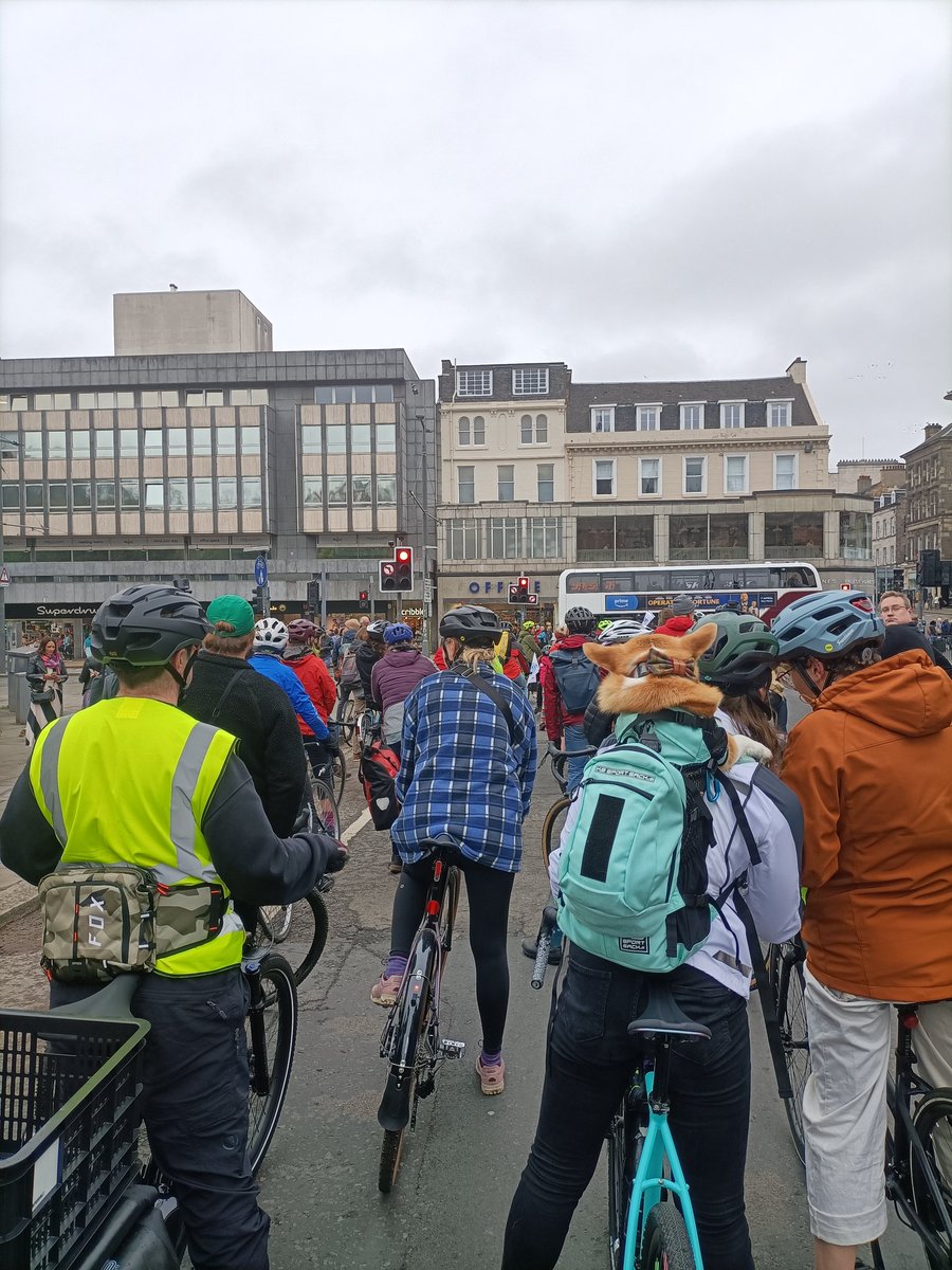 fitfifertrainin's tweet photo. #CriticalMass #edinburgh #drivelessridemore #SaturdayMotivation https://t.co/kkN4Z3gLKg