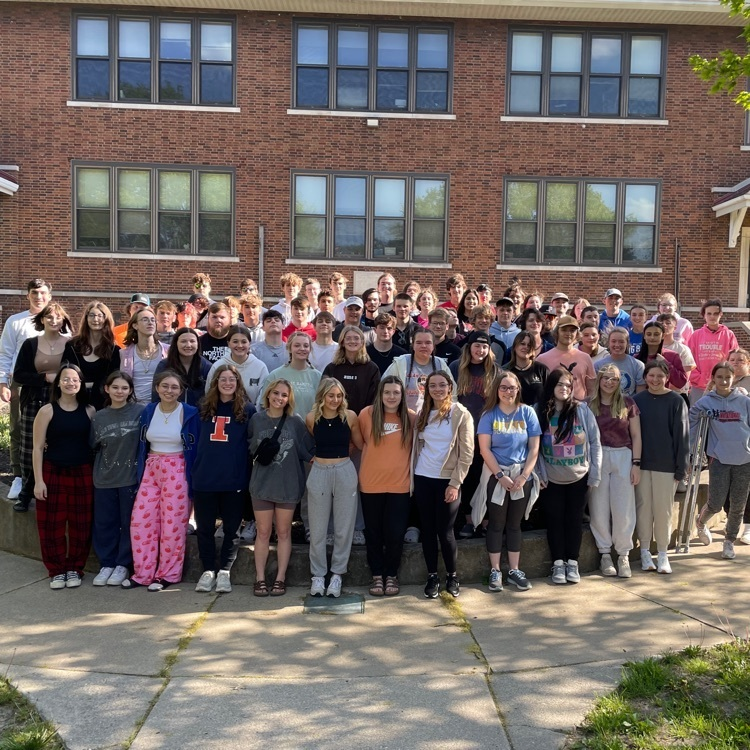 ALAHKnights's tweet photo. We are heading east as the Class of 2023 is off for their senior trip to Washington, D.C. This Knight tradition started in 1952 when the class went to Niagara Falls &amp; then in 1955 the Knights began traveling to Washington, D.C. A great tradition to continue. #GoKnights https://t.co/Ex81qVapfr