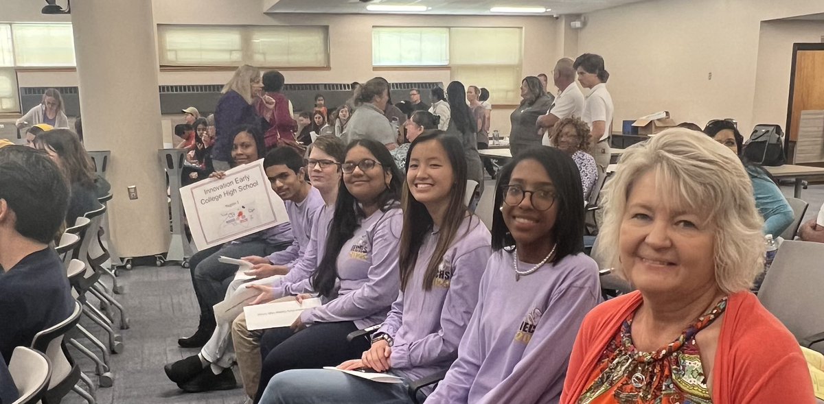 IECHSKraken's tweet photo. Our Battle of the Books team worked hard today at the first annual NC High School Battle of the Books Tournament. They placed fifth in the state championship. There was only 10 points between them and the first place Team. @PCS_NC @PCS_STEM @pcs_super https://t.co/38oyjDaY2m
