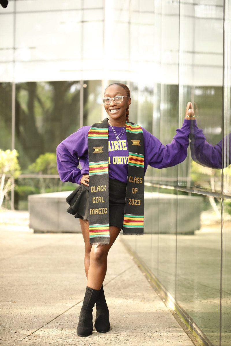 "Education is the most powerful weapon which you can use to change the world."
~ Nelson Mandela ~

Let's move it people, we're graduating 🍾🎉