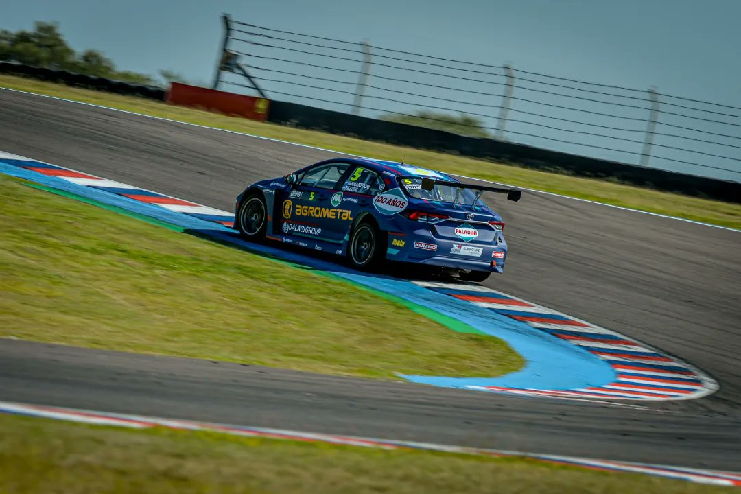 PaladiniRacing's tweet photo. 💪🏻Tras la clasificación, Paladini Racing ya piensa en la carrera Endurance de Termas de Río Hondo

🏁 Resultados:

P1: Reis - Barrio (Cupra León Competición TCR #77)

P10 Yannantuoni - Pezzini (Toyota Corolla GRS TCR #5)

P12 Rosso - Farroni (Toyota Corolla GRS TCR #2) https://t.co/VDcEfN8ANL