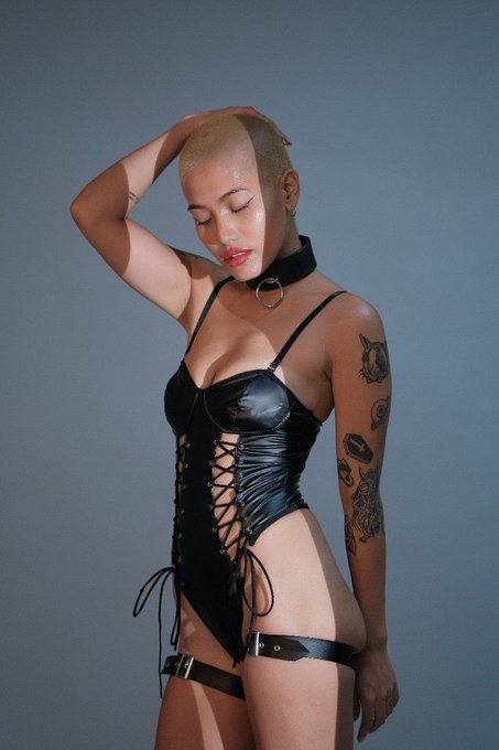 I have a lot more ways to use belts compared to ur dad https://t.co/TDFbfQEWsc  #emmarouge #rouge #model<a href="/tag/photooftheday"class="tags"><span>#photooftheday</span></a><a href="/tag/model"class="tags"><span>#model</span></a><a href="/tag/asian"class="tags"><span>#asian</span></a><a href="/tag/rouge"class="tags"><span>#rouge</span></a><a href="/tag/thoughtoftheday"class="tags"><span>#thoughtoftheday</span></a>
