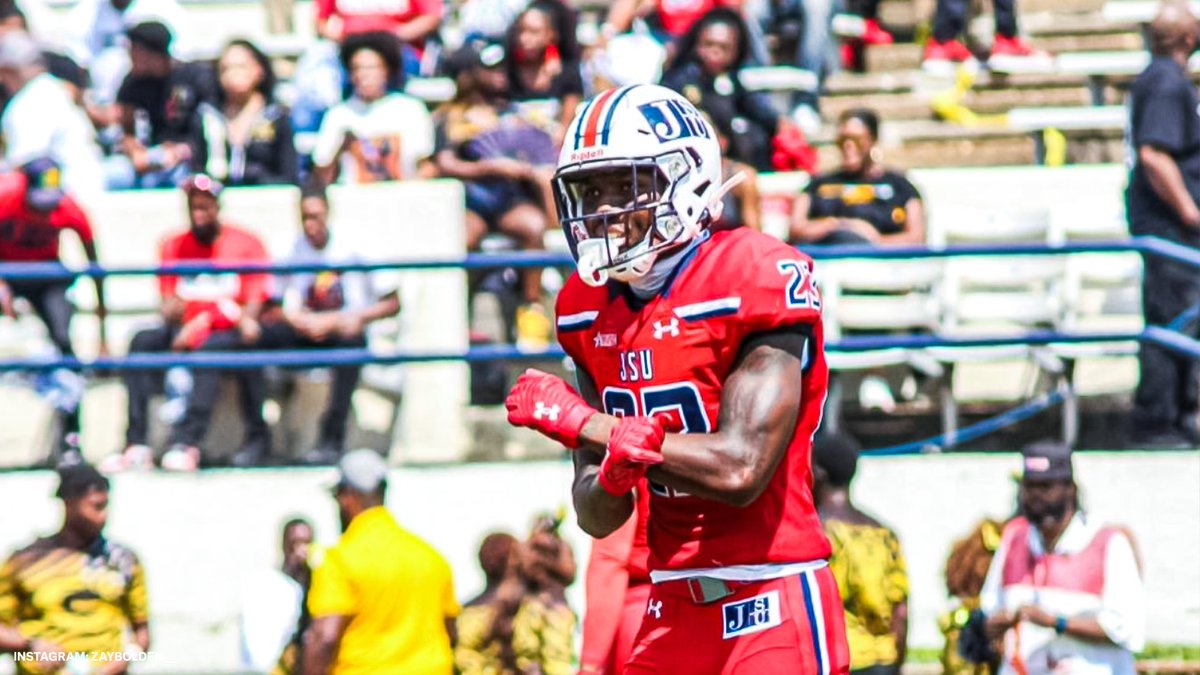 Patriots's tweet photo. Big play Zay.

@isaiahbolden23 | @GoJSUTigersFB https://t.co/I8uz9uUPMT