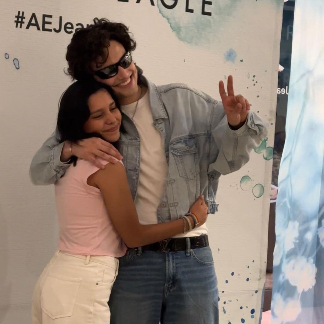updateshumbe's tweet photo. 📲| humbe el día de hoy en el m&amp;g de american eagle en monterrey¡! https://t.co/4zBSd1LZpZ