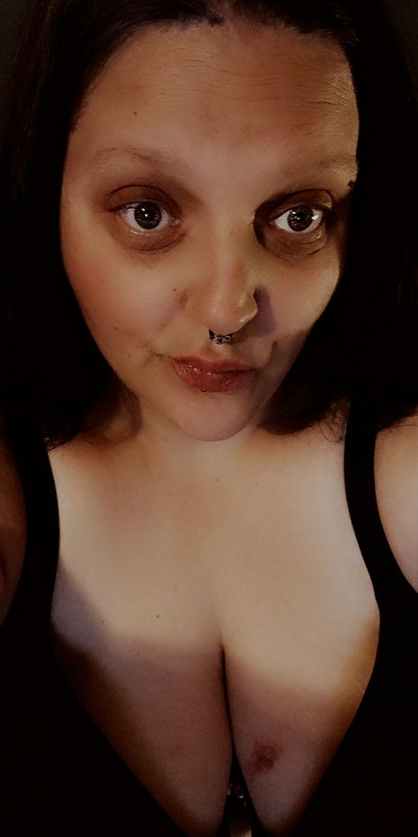 misspickles89's tweet photo. Come check out my only fans guys..... Allot of spicy content 😉😊 https://t.co/TiVSN0t8Y0
