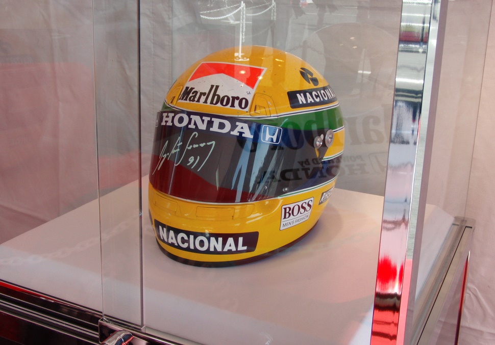 charley_ita's tweet photo. 今年も5月1日が来ました
故アイルトン・セナを偲んで・・・
#AyrtonSenna
#f1jp
#McLaren
#MP4_5 https://t.co/PZpp3lYjtD