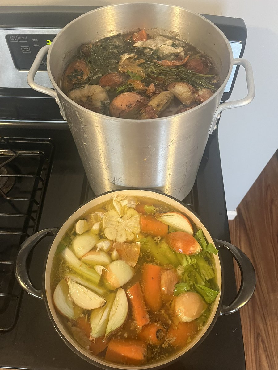 uswfishingjosh's tweet photo. Rocking with @the_dadchef stock Saturday and wings on the pellet grill for dinner. https://t.co/373qoVEeww