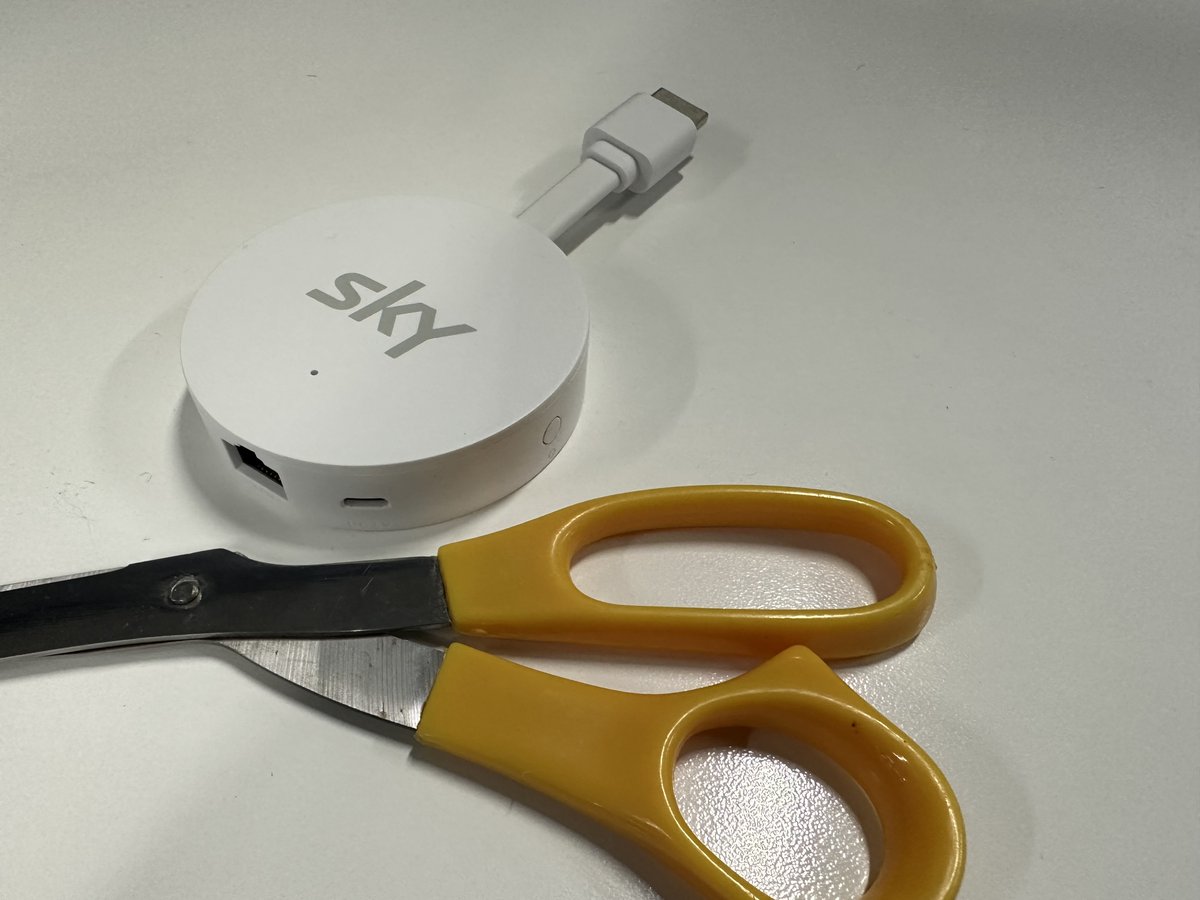 Chris Keall tweet media