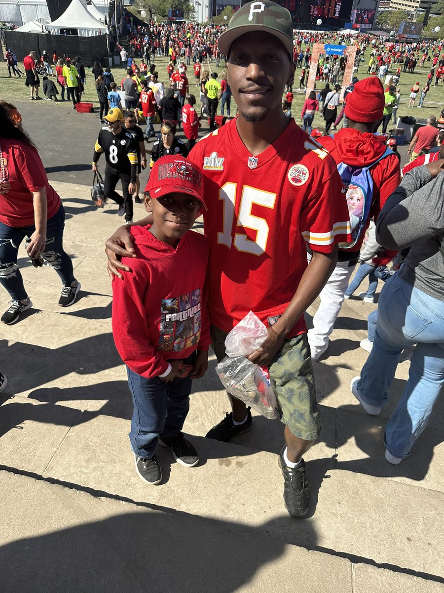 BigDame816's tweet photo. #NFLDRAFT https://t.co/ZHlMktYwBI